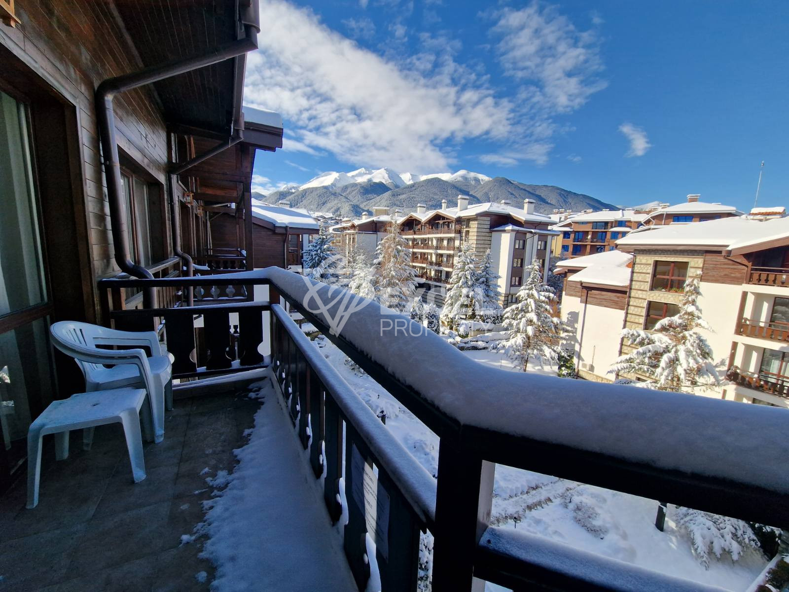 South-west apartment with three bedrooms and a captivating view of the peaks of the Pirin Mountains