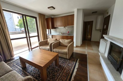 South facing one-bedroom apartment with fireplace in Winslow Infinity gated complex