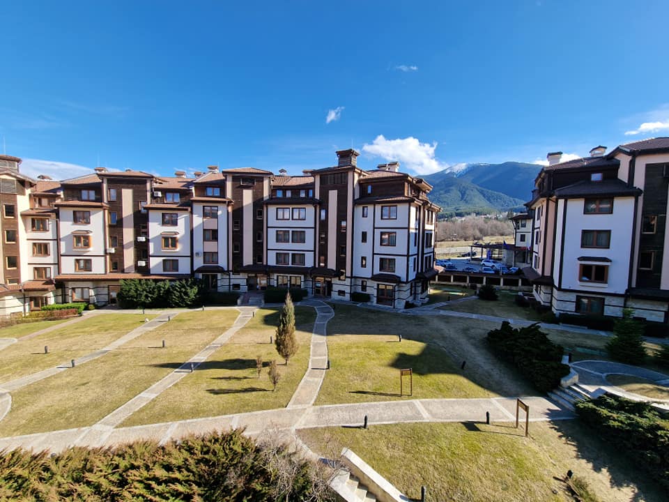 Spacious furnished one bedroom apartment 200 meters from the Gondola in Bansko