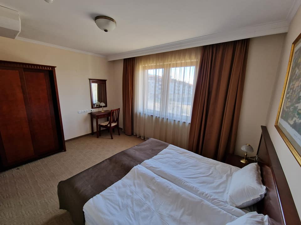 Spacious furnished one bedroom apartment 200 meters from the Gondola in Bansko
