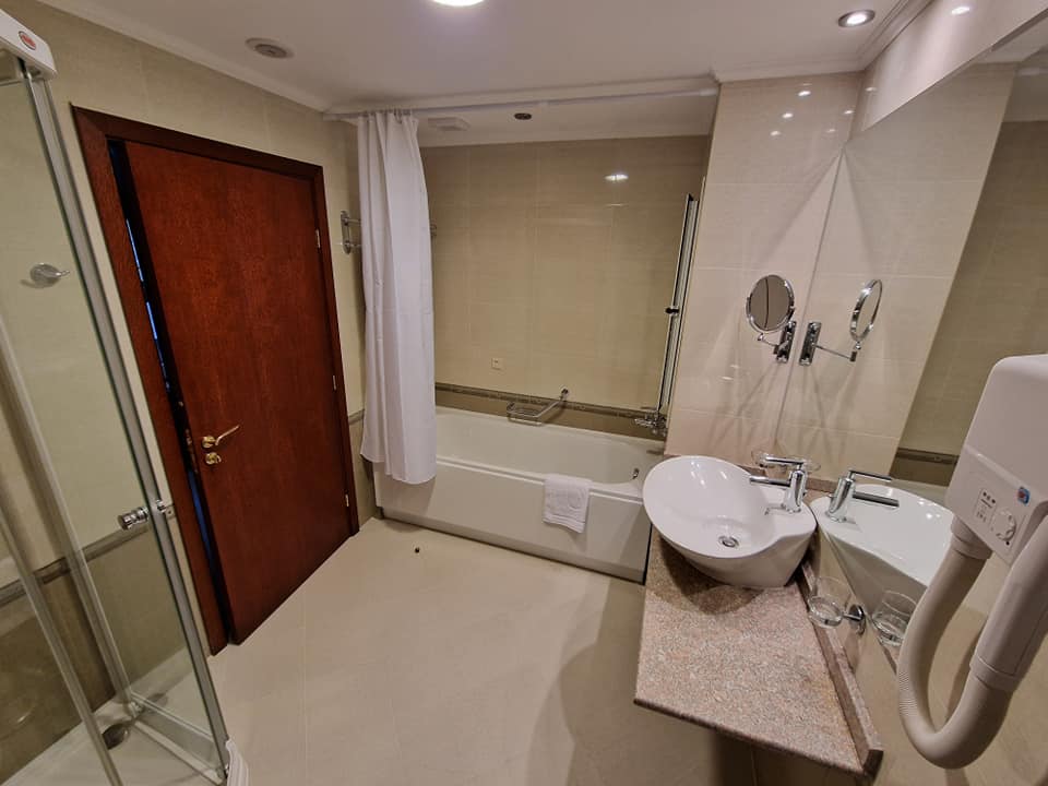 Spacious furnished one bedroom apartment 200 meters from the Gondola in Bansko