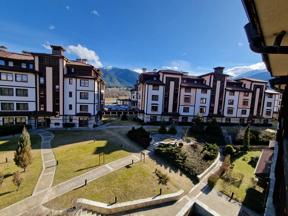 Spacious furnished one bedroom apartment 200 meters from the Gondola in Bansko