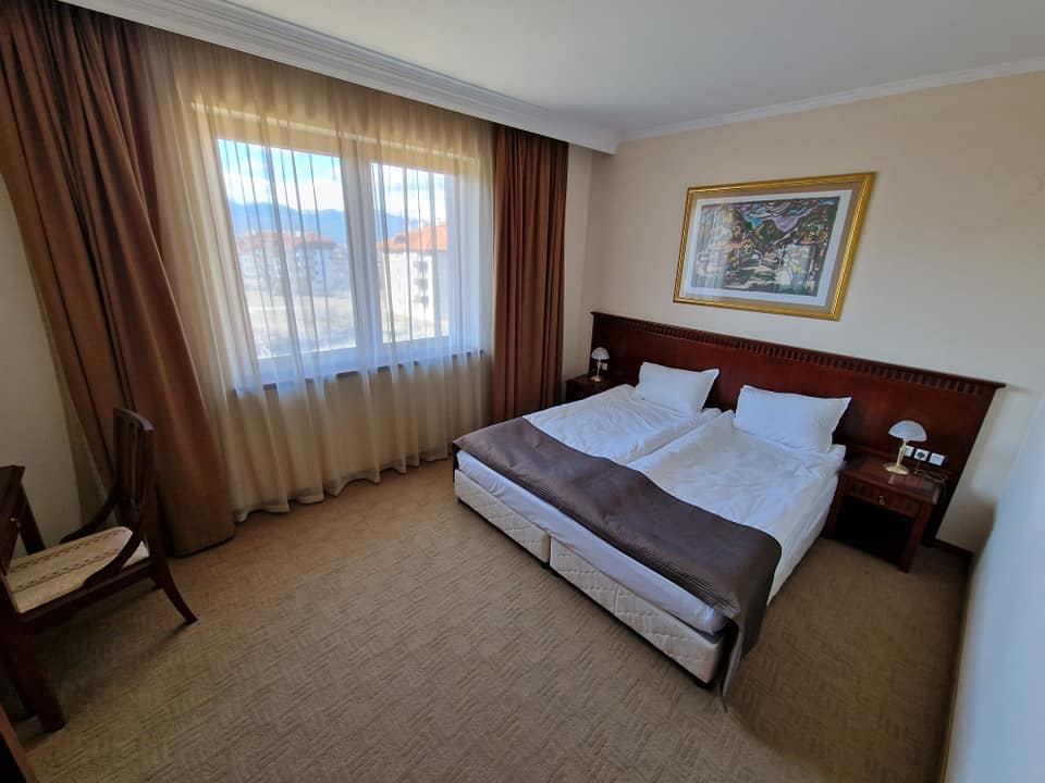 Spacious furnished one bedroom apartment 200 meters from the Gondola in Bansko