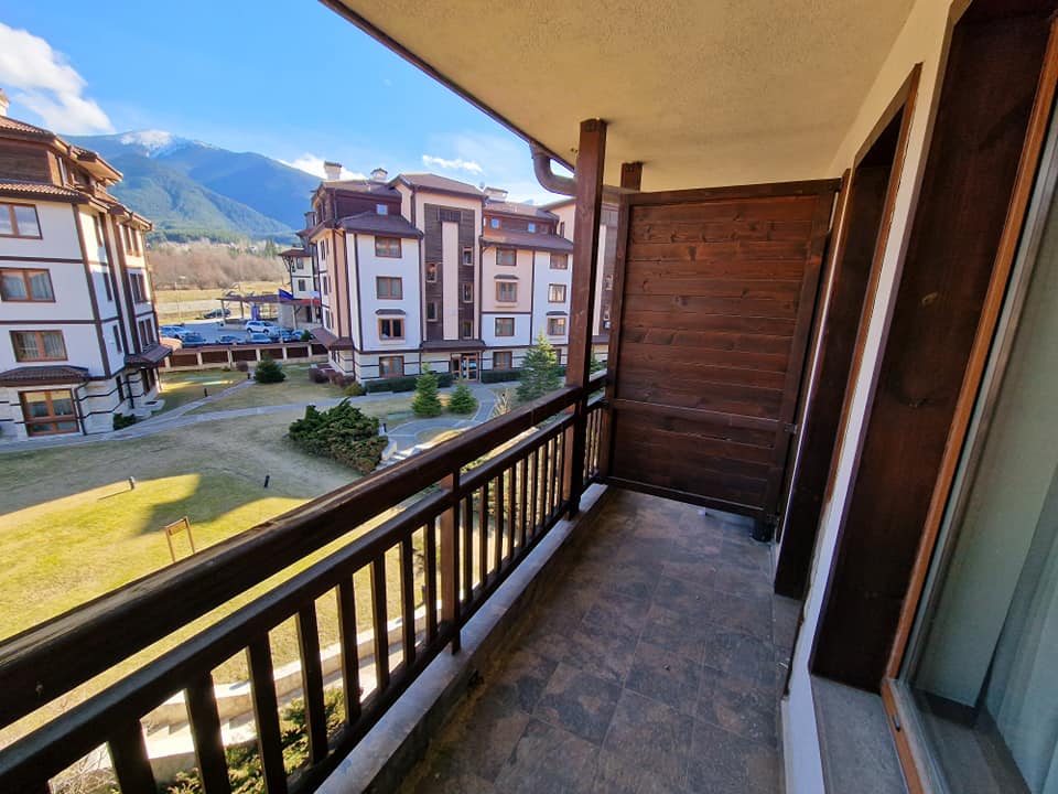 Spacious furnished one bedroom apartment 200 meters from the Gondola in Bansko