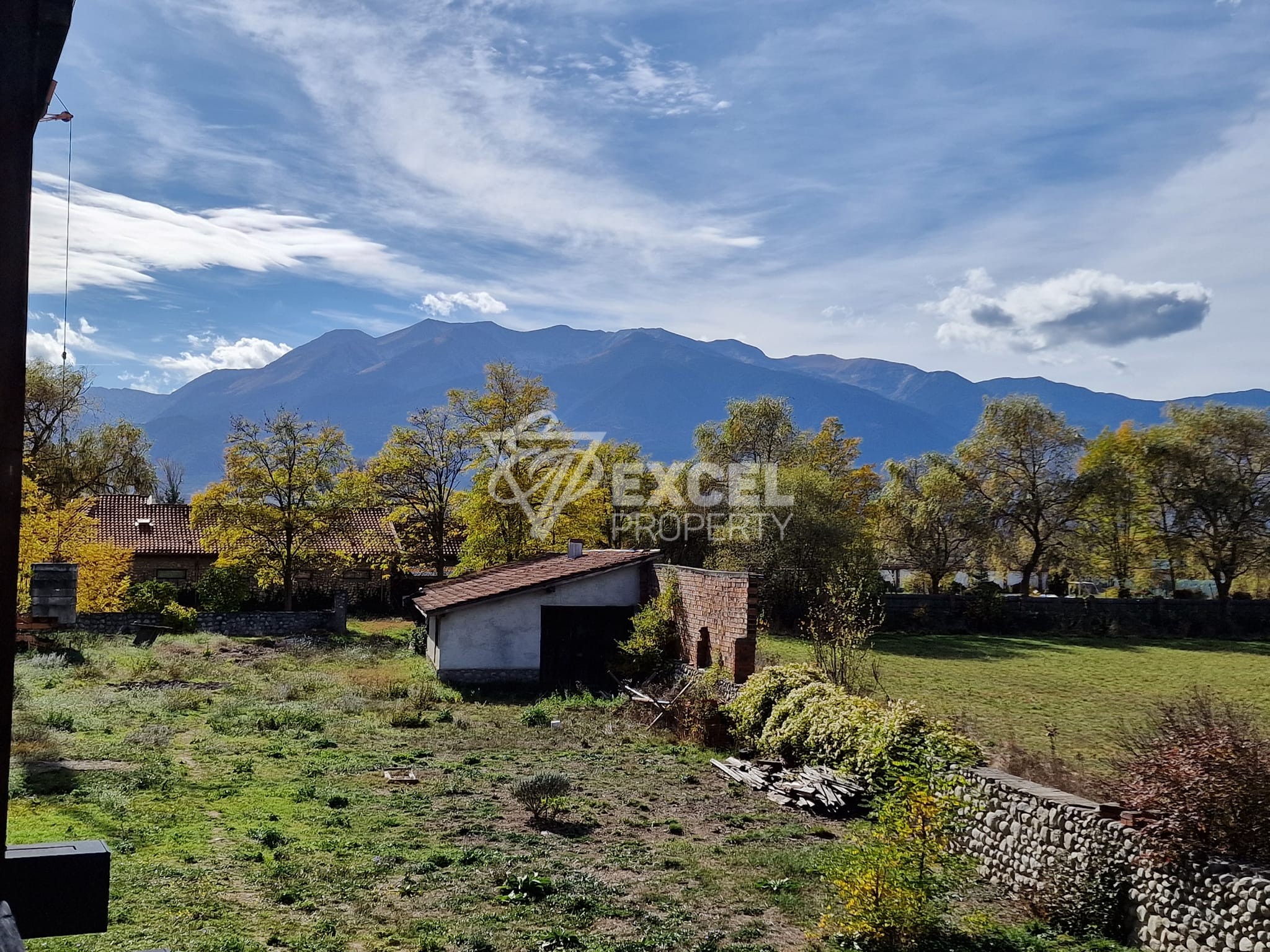 Studio with a beautiful view of Pirin for sale between Bansko and Banya! Low maintenance fee!
