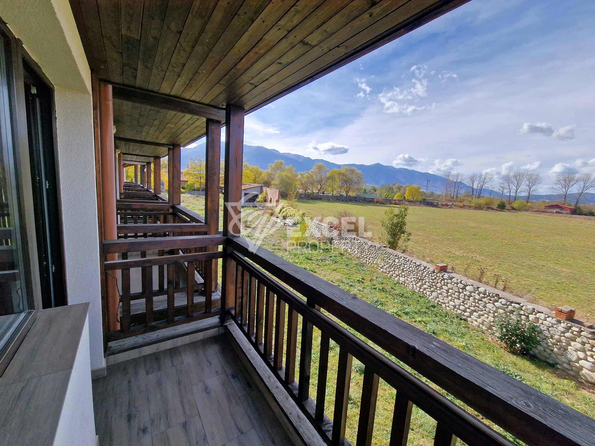 Studio with a beautiful view of Pirin for sale between Bansko and Banya! Low maintenance fee!