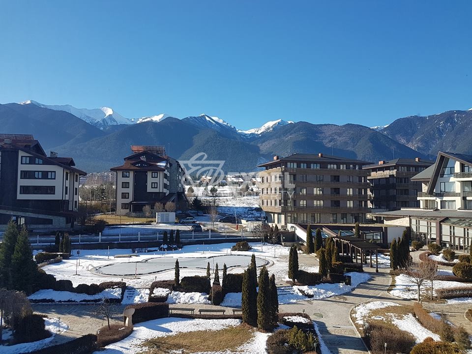 Small one-bedroom apartment for sale in the year-round complex Aspen Golf, Razlog