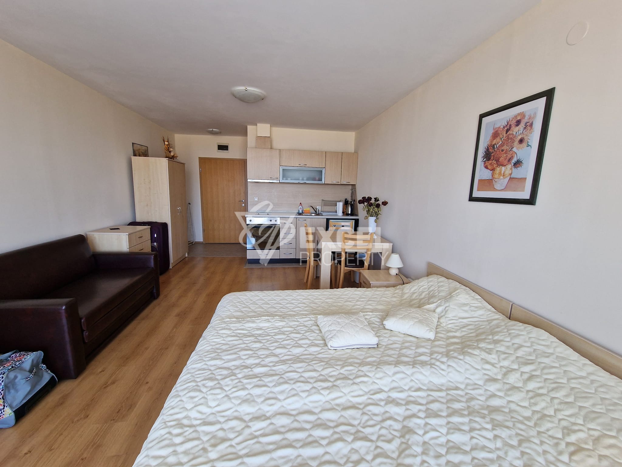 Cozy studio with a terrace on the ground floor for sale in Aspen Golf, Razlog area! Affordable price!