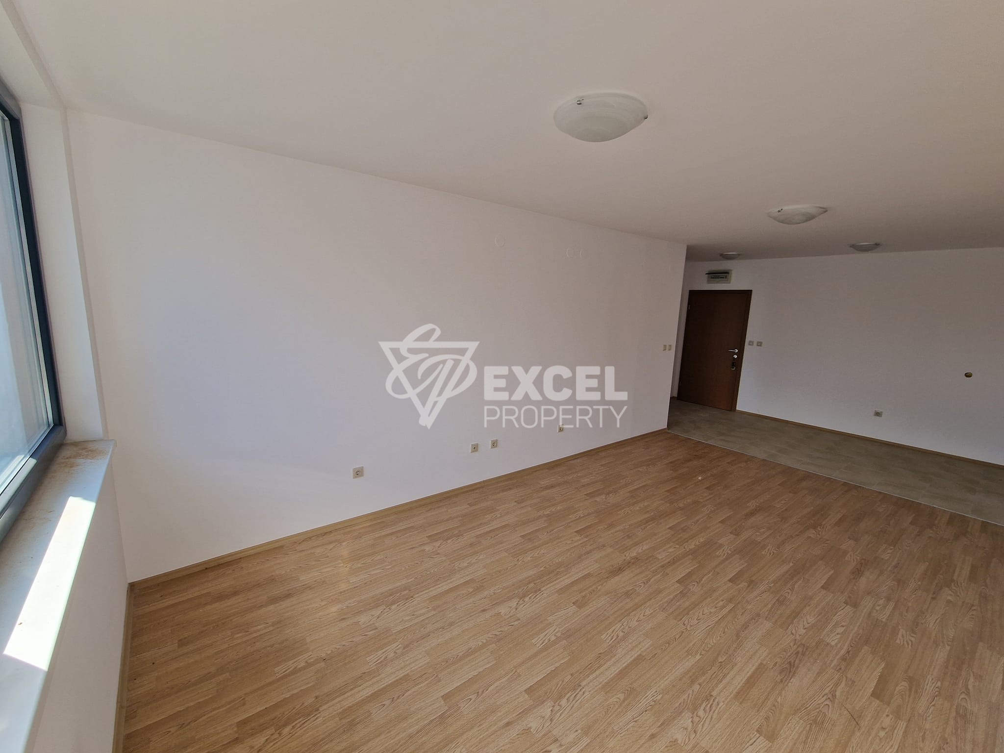 One-bedroom apartment with a frontal view of the Pirin mountain next to the golf course