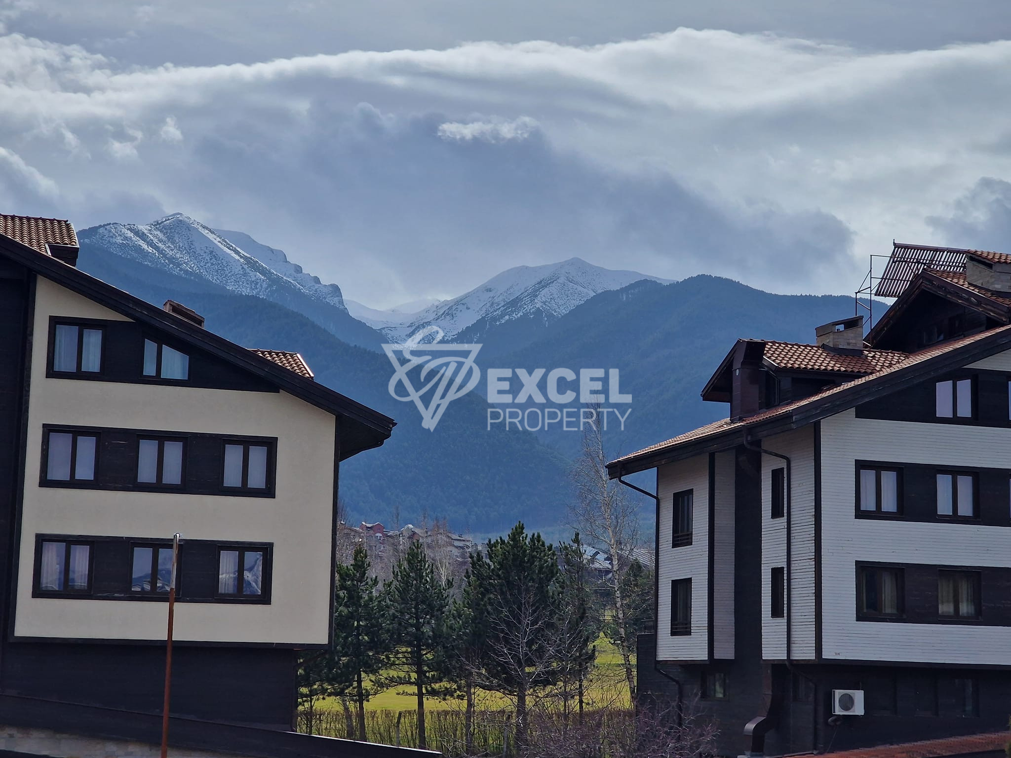 Furnished One-bedroom apartment with air conditioning at a bargain price for sale in Aspen Resort