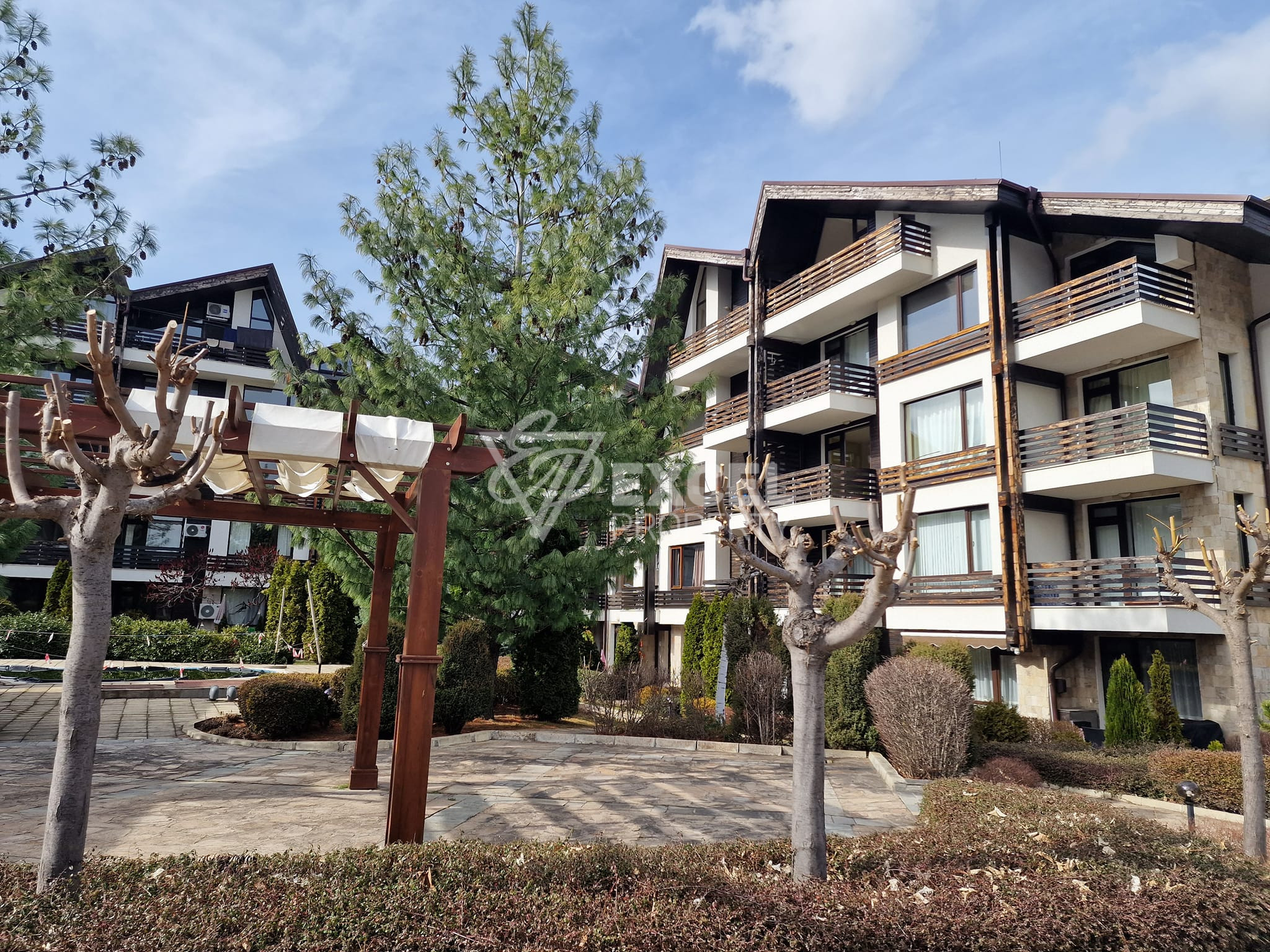 Studio with a terrace and new furniture at a bargain price for sale in Aspen Suites, Razlog Area