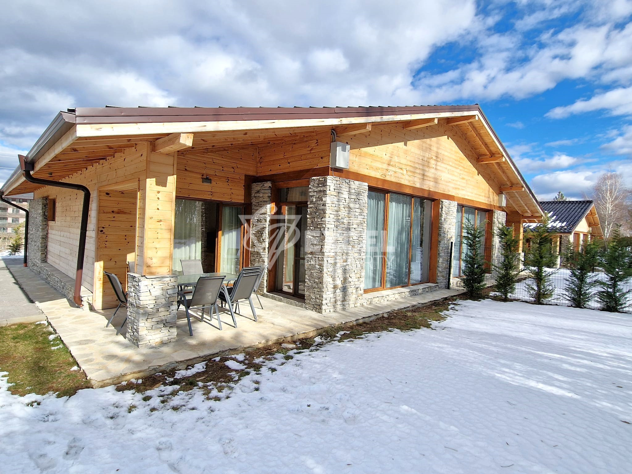 Single-family house for sale in a gated complex next to Pirin Golf, Razlog region
