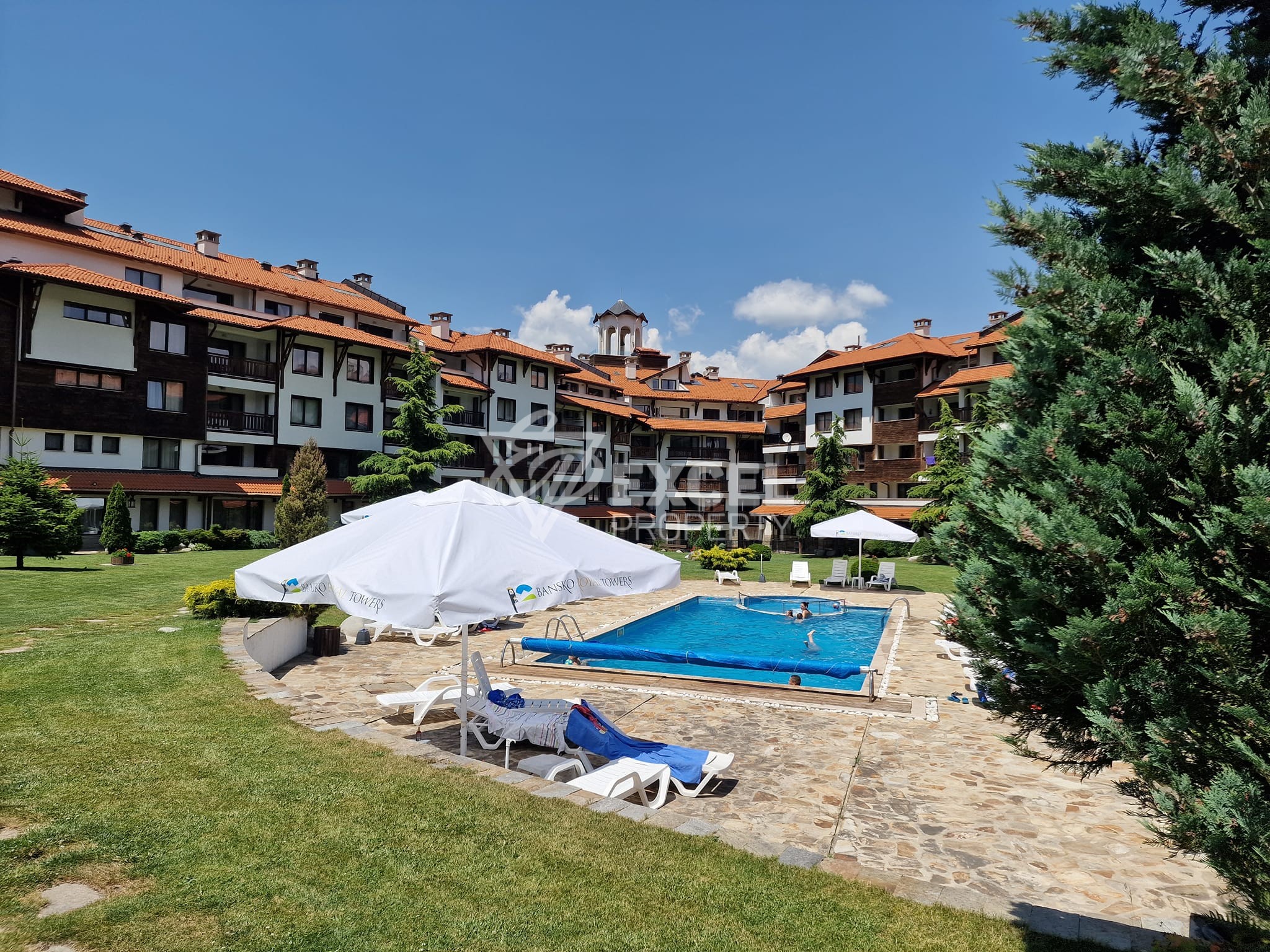 Two bedroom apartment with new furniture 50 meters from the ski lift, Bansko Royal Towers