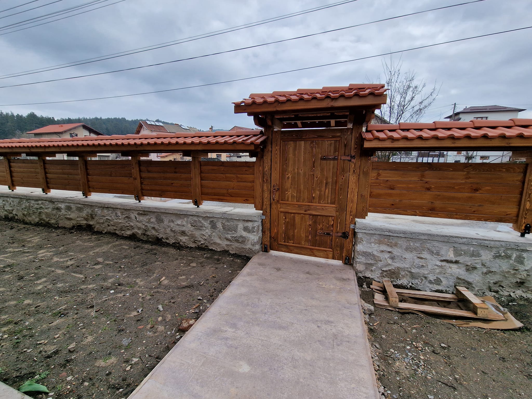 Renovated three-story house with a large yard for sale in the village of Banya, Bansko region