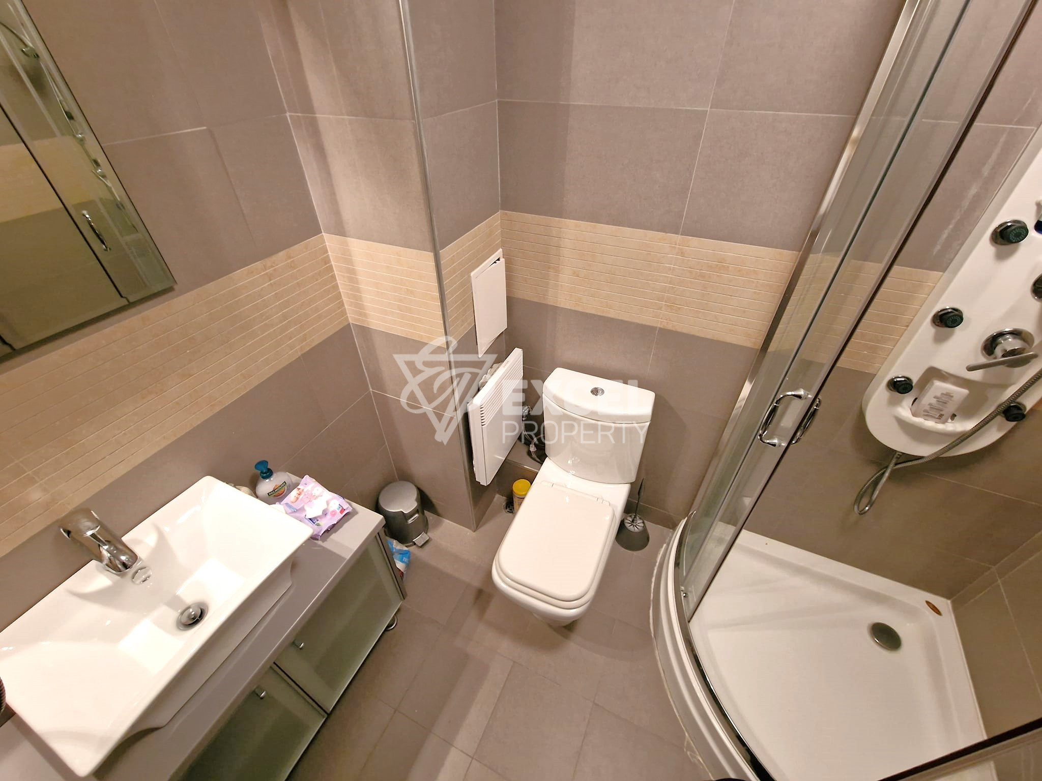 One-bedroom apartment with underground parking space and low maintenance fee for sale in Bansko