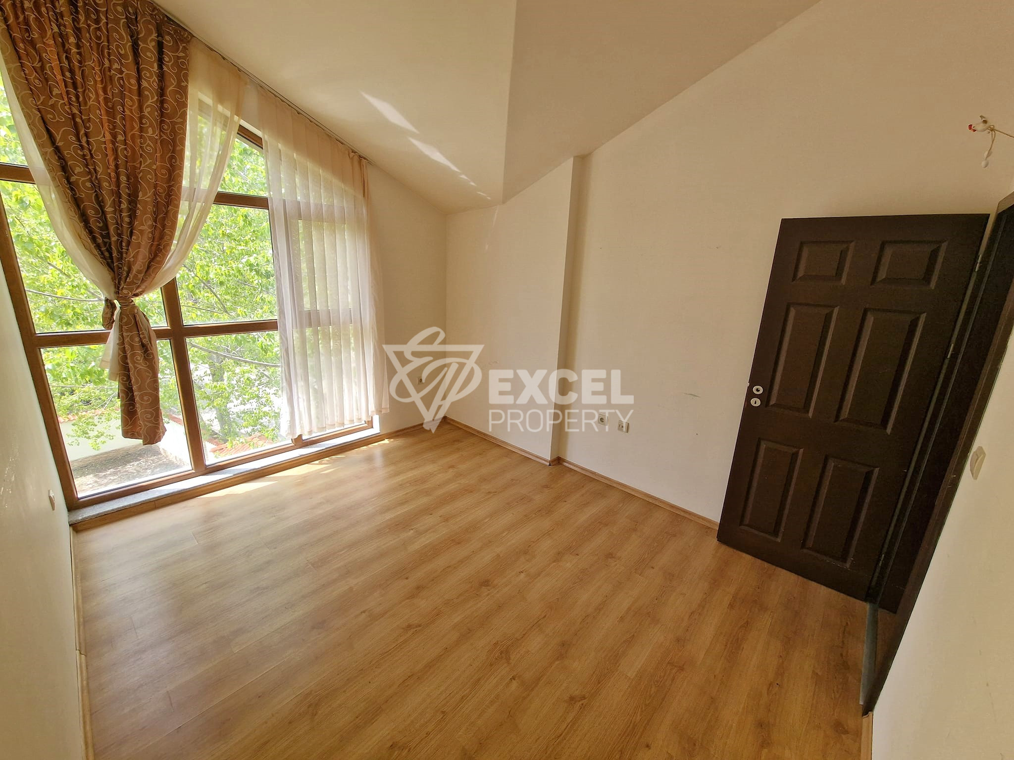 Spacious one bedroom apartment for sale in Green Wood, Razlog