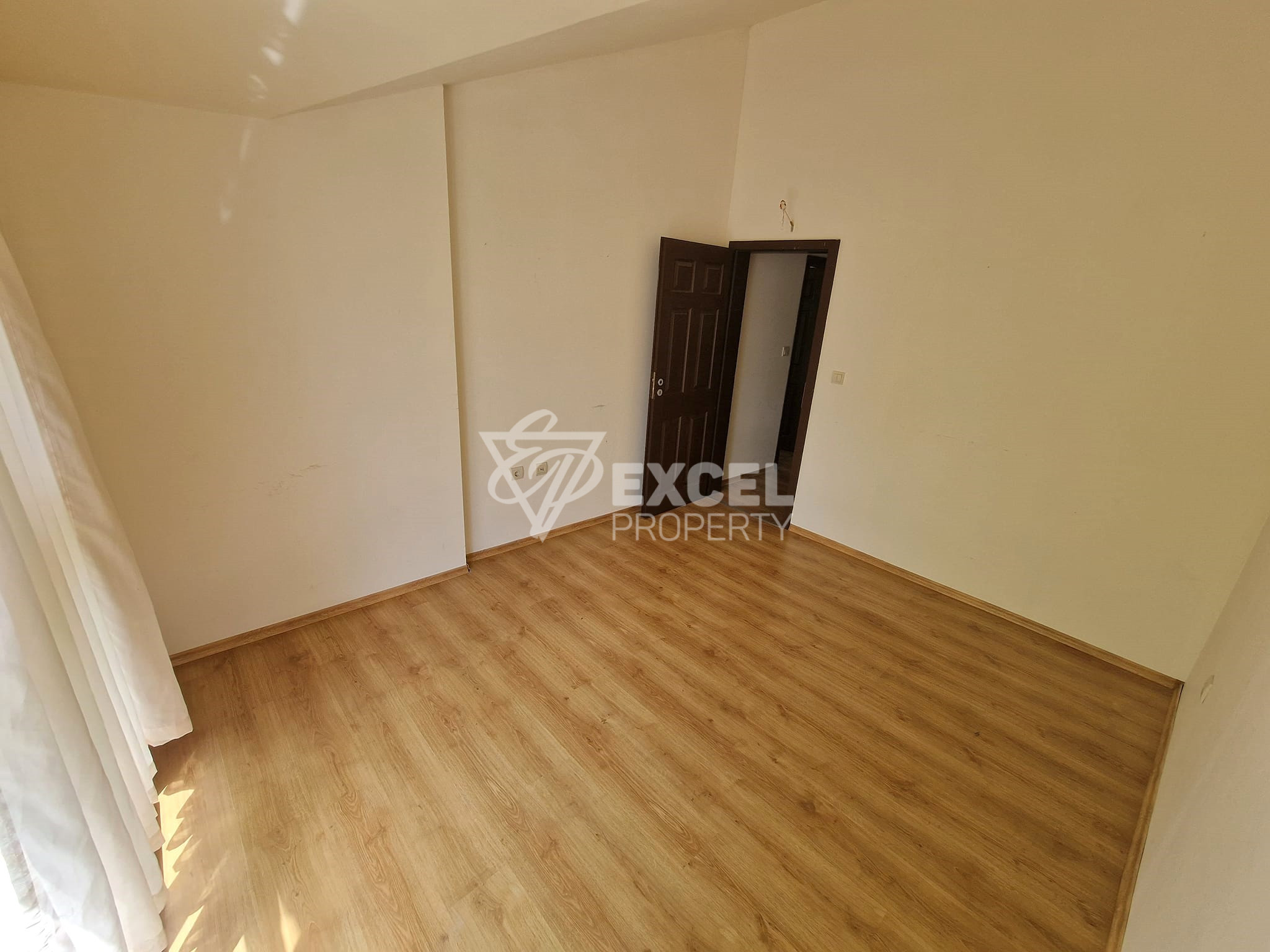 Spacious one bedroom apartment for sale in Green Wood, Razlog