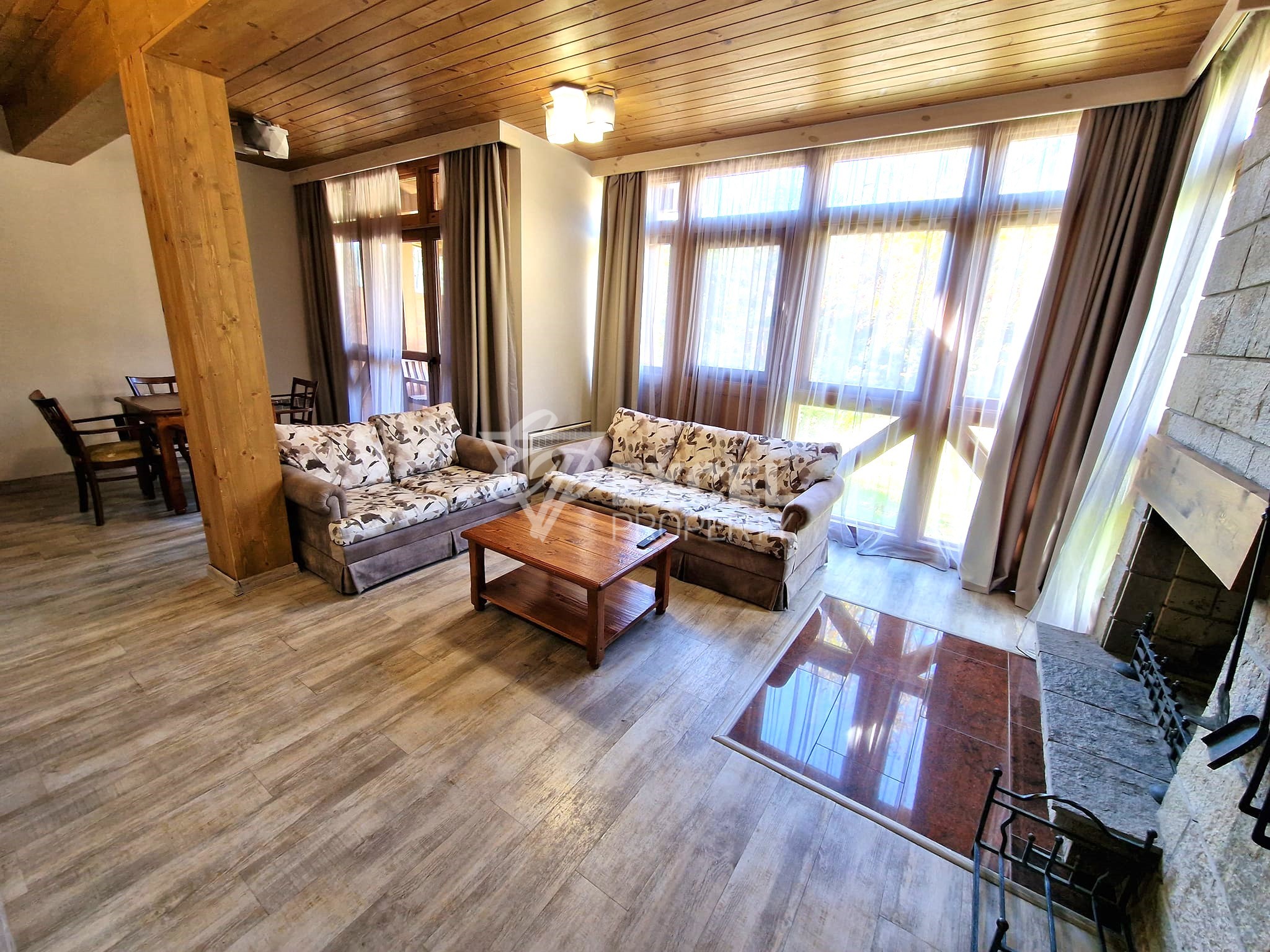 4 bedroom house with adjoining yard for sale in Katarino SPA, Razlog area