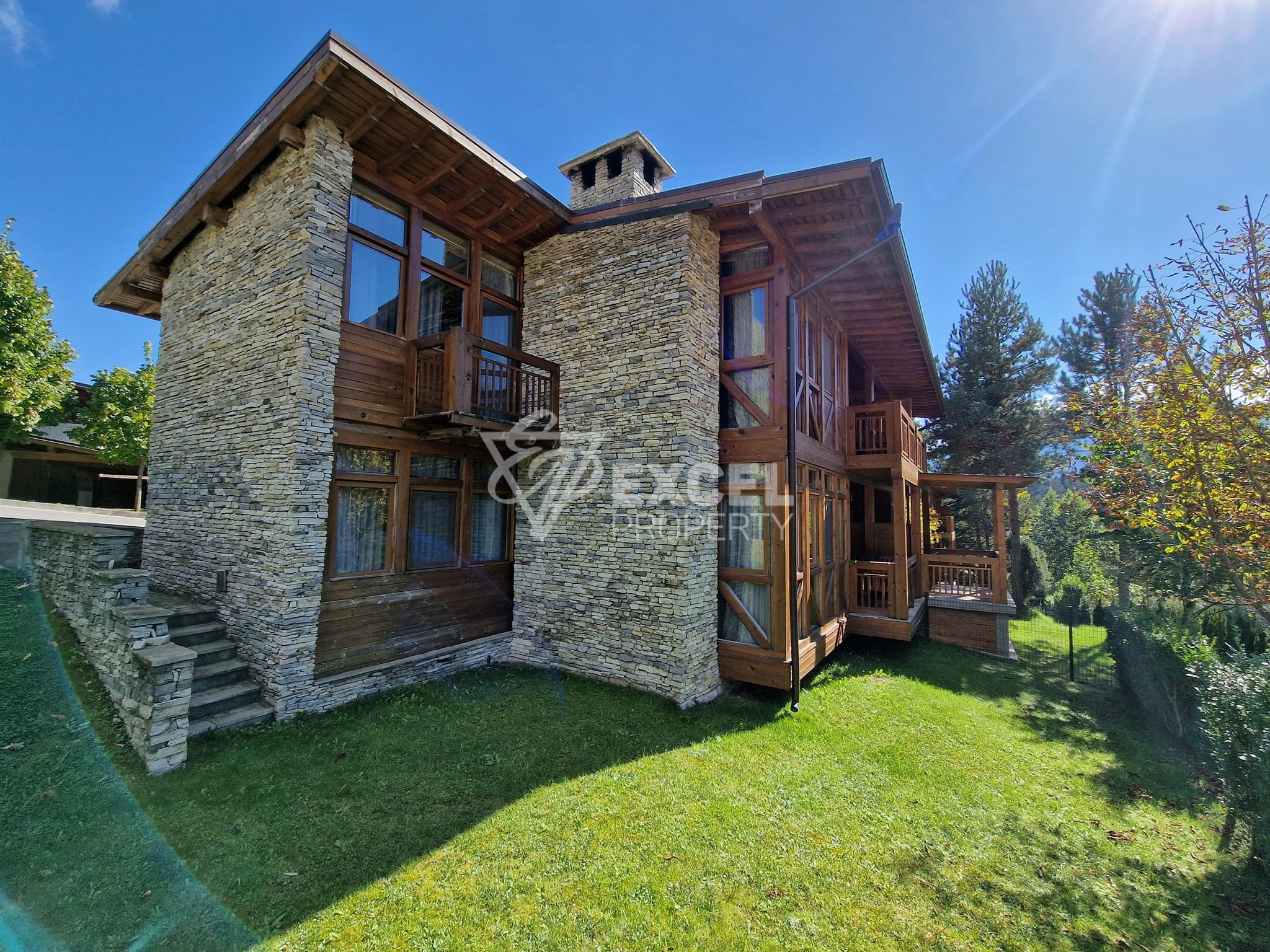 4 bedroom house with adjoining yard for sale in Katarino SPA, Razlog area