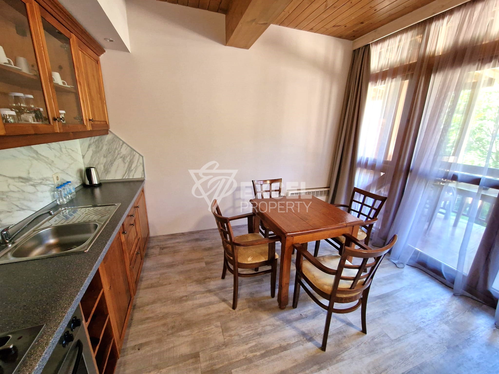 4 bedroom house with adjoining yard for sale in Katarino SPA, Razlog area