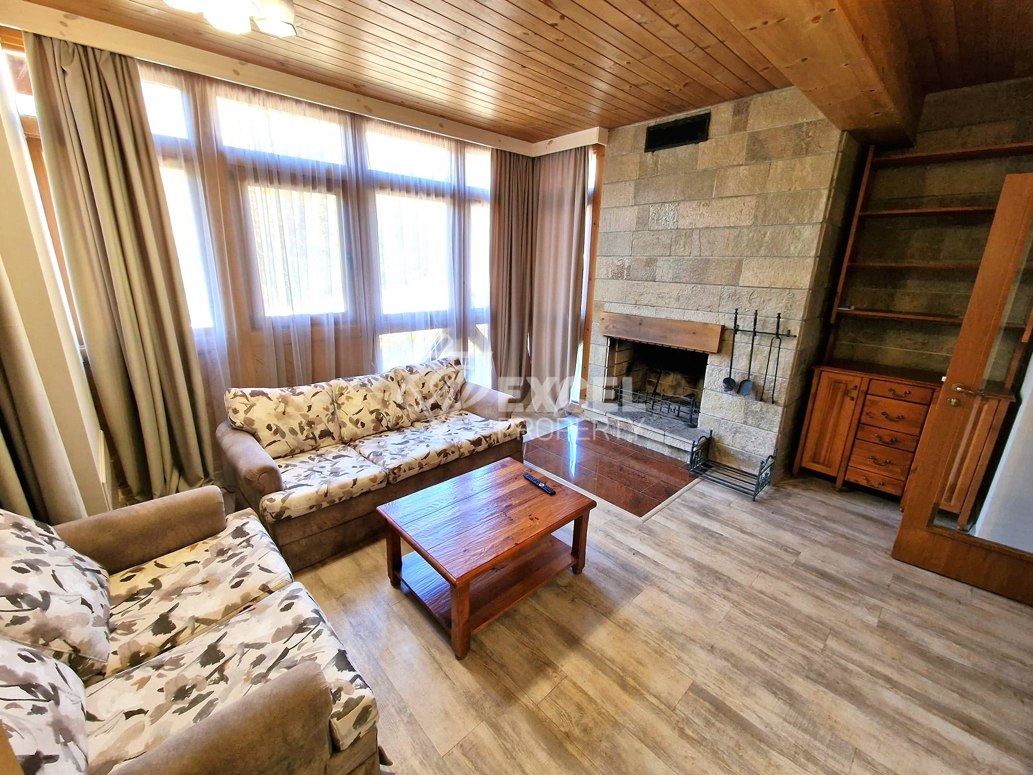 4 bedroom house with adjoining yard for sale in Katarino SPA, Razlog area