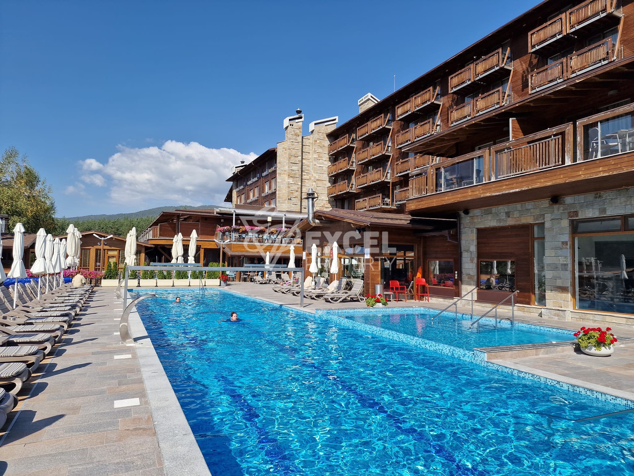 4 bedroom house with adjoining yard for sale in Katarino SPA, Razlog area