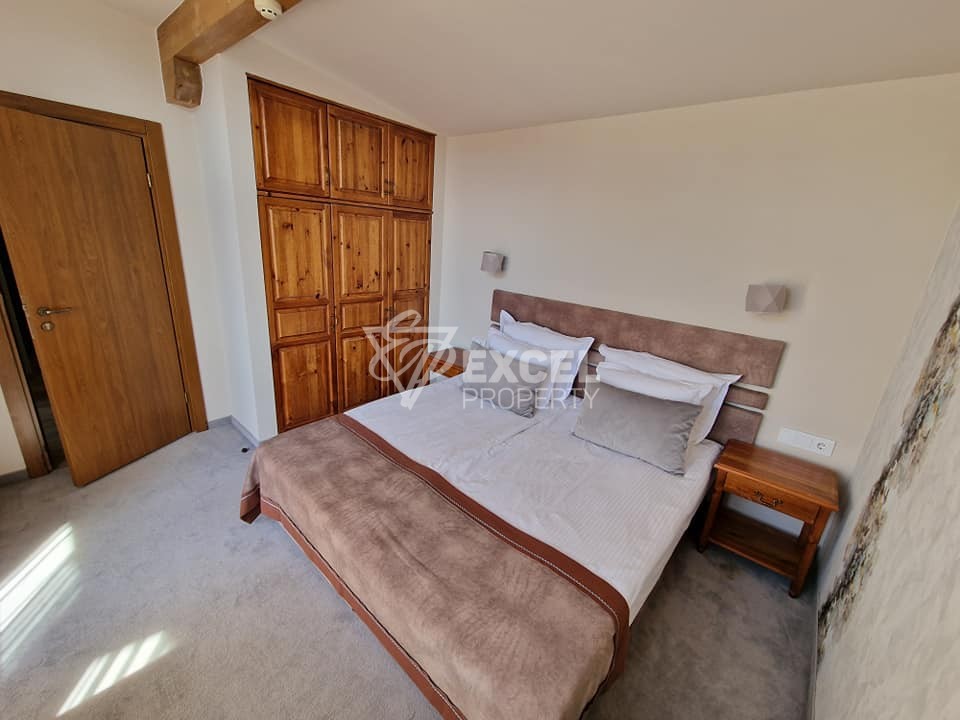 4 bedroom house with adjoining yard for sale in Katarino SPA, Razlog area