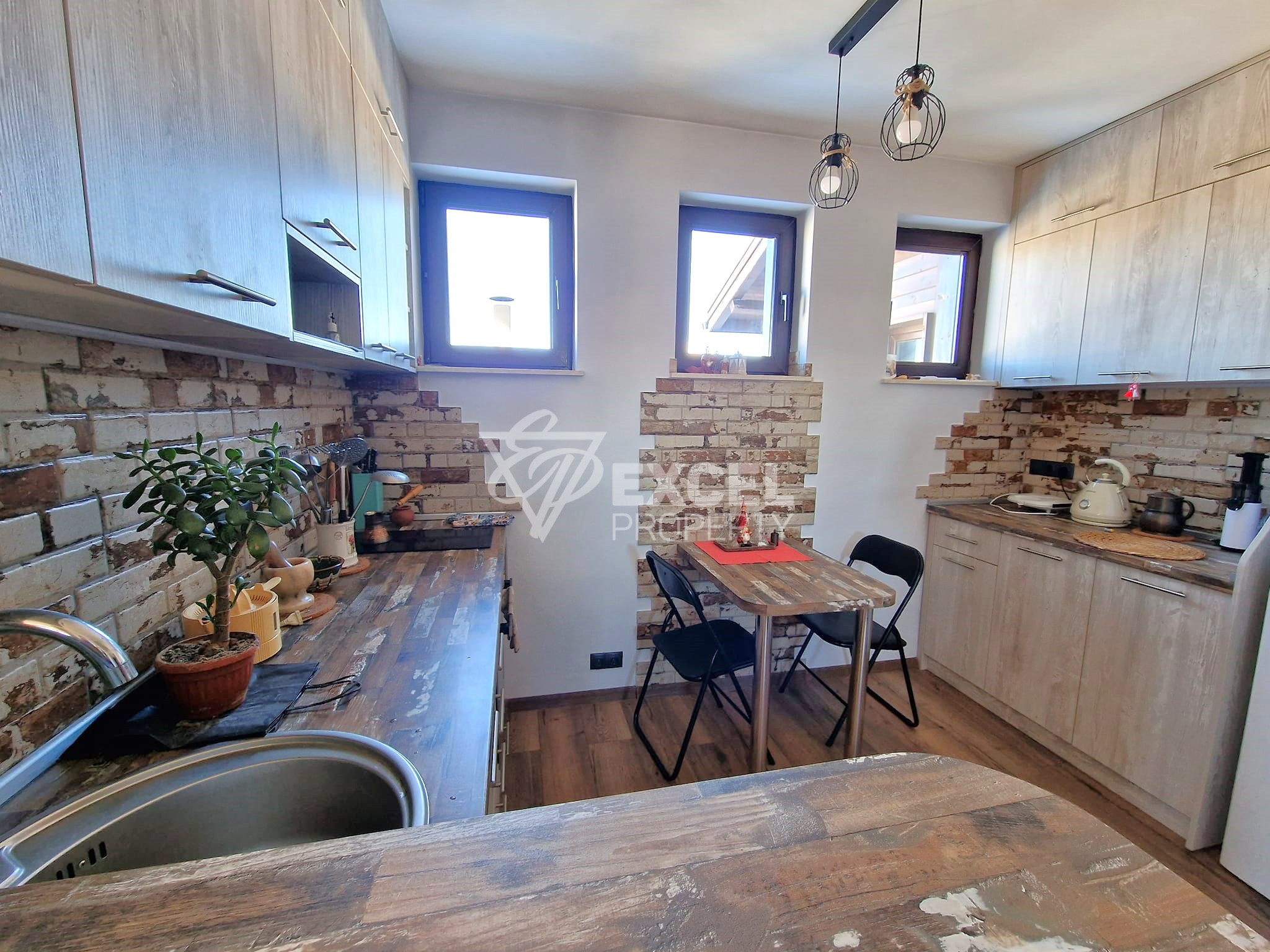 A spacious studio with a wonderful view of the Pirin Mountains for sale in Bansko