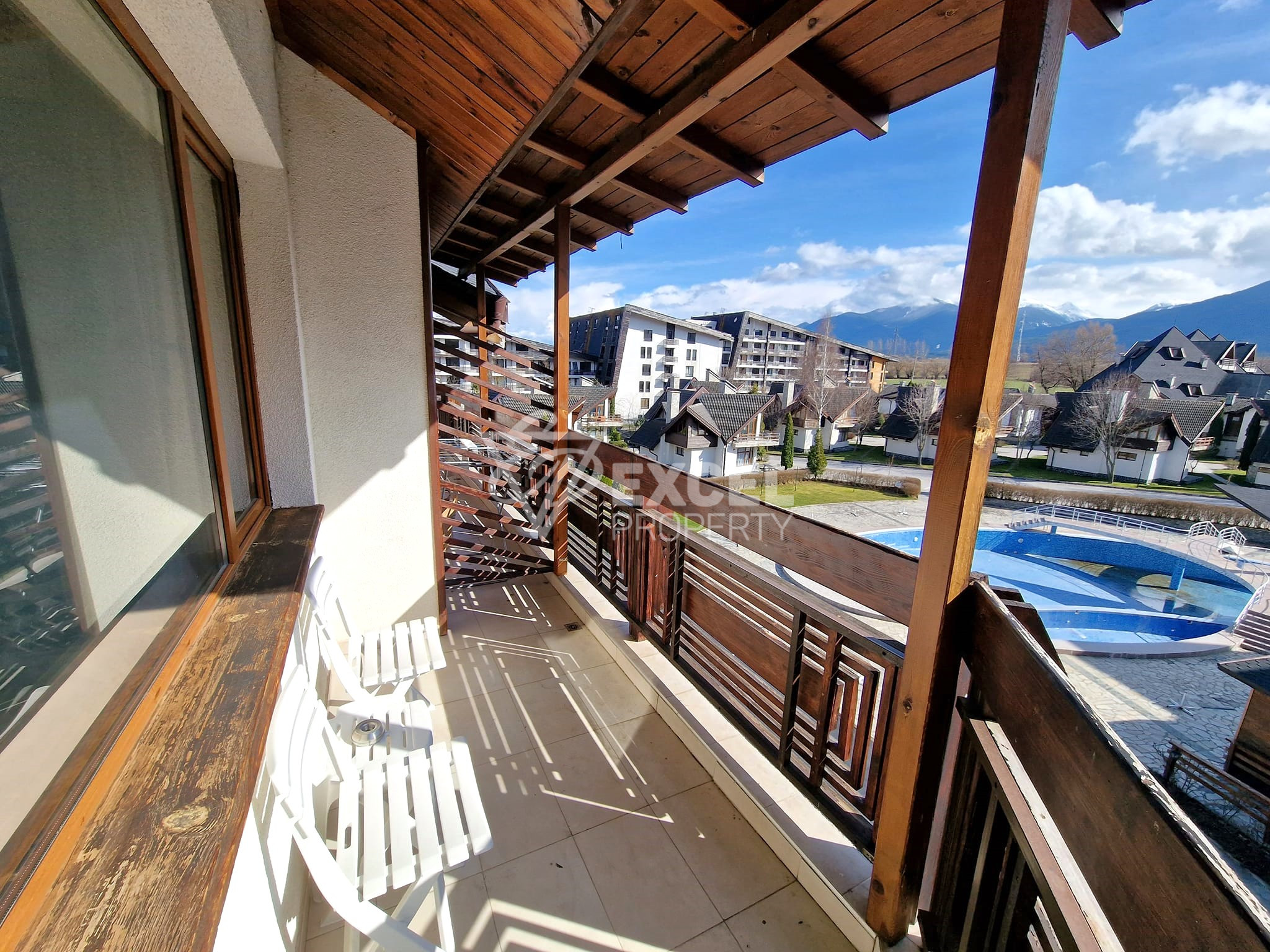 Redenka Holiday Club: one bedroom apartment with south exposure and beautiful mountain view for sale near Bansko and Razlog