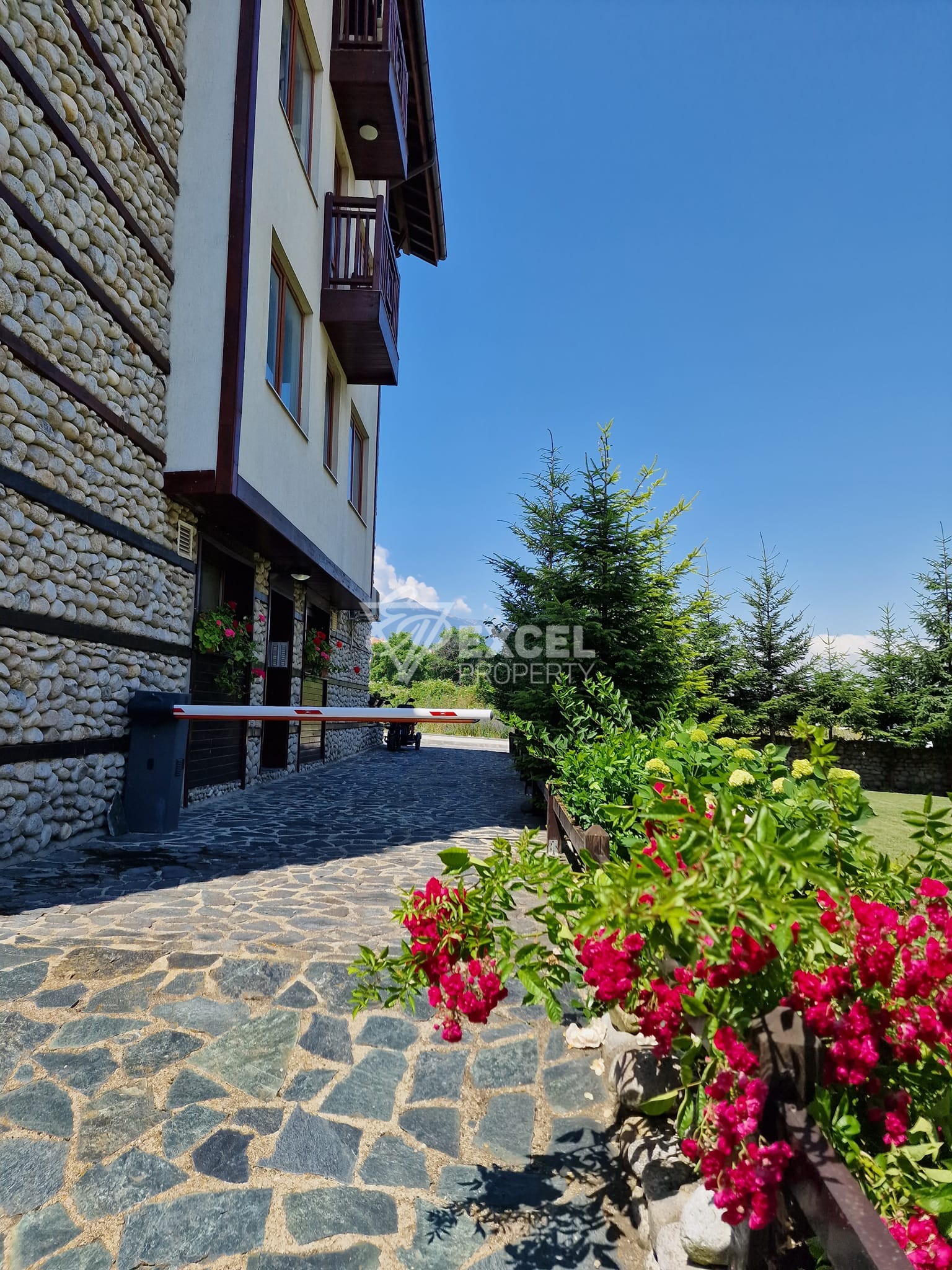 One-bedroom apartment in a building with a low maintenance fee and a beautiful view of Pirin for sale in Bansko