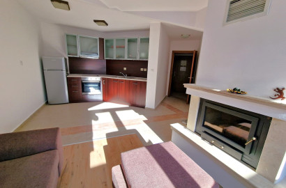 Bansko, next to the lift, one-bedroom apartment with a fireplace in a year-round complex