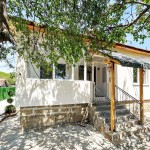 Spacious house with two bedrooms in the village of Gorica.