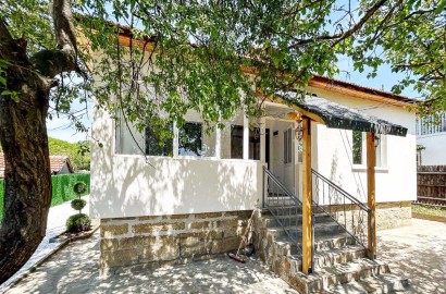 Spacious house with two bedrooms in the village of Gorica.