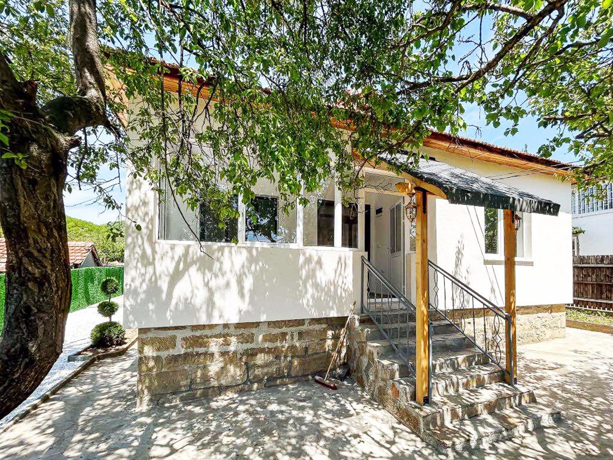 Spacious house with two bedrooms in the village of Gorica.