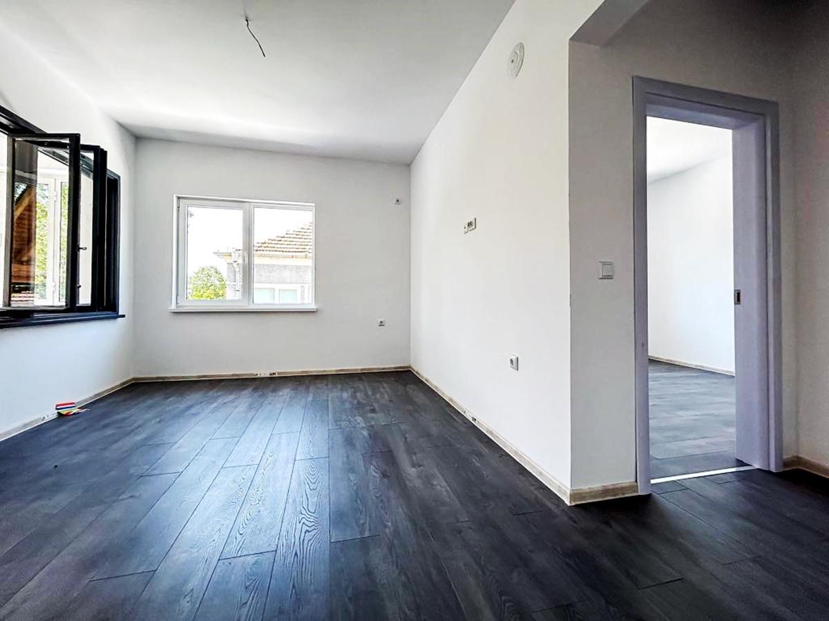 Spacious house with two bedrooms in the village of Gorica.