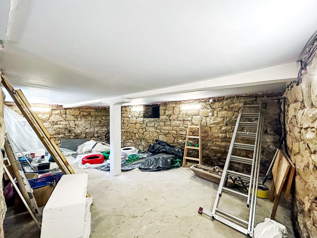 Spacious house with two bedrooms in the village of Gorica.