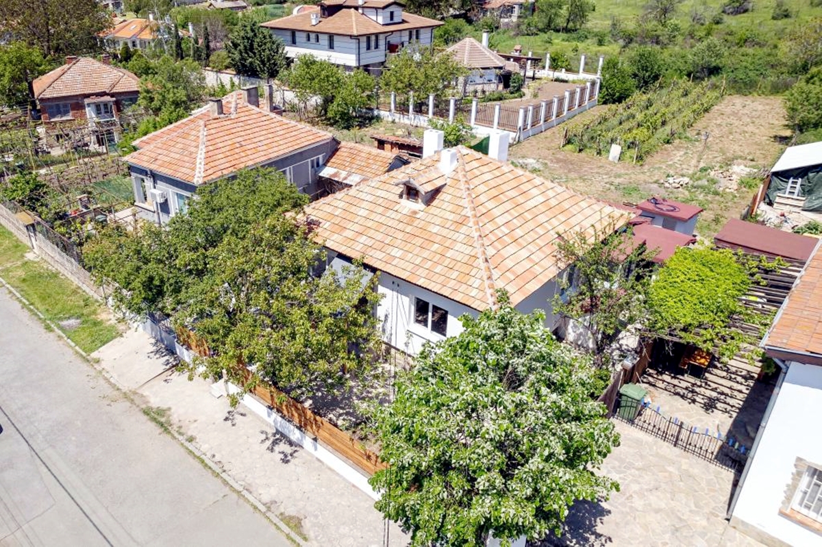 Spacious house with two bedrooms in the village of Gorica.