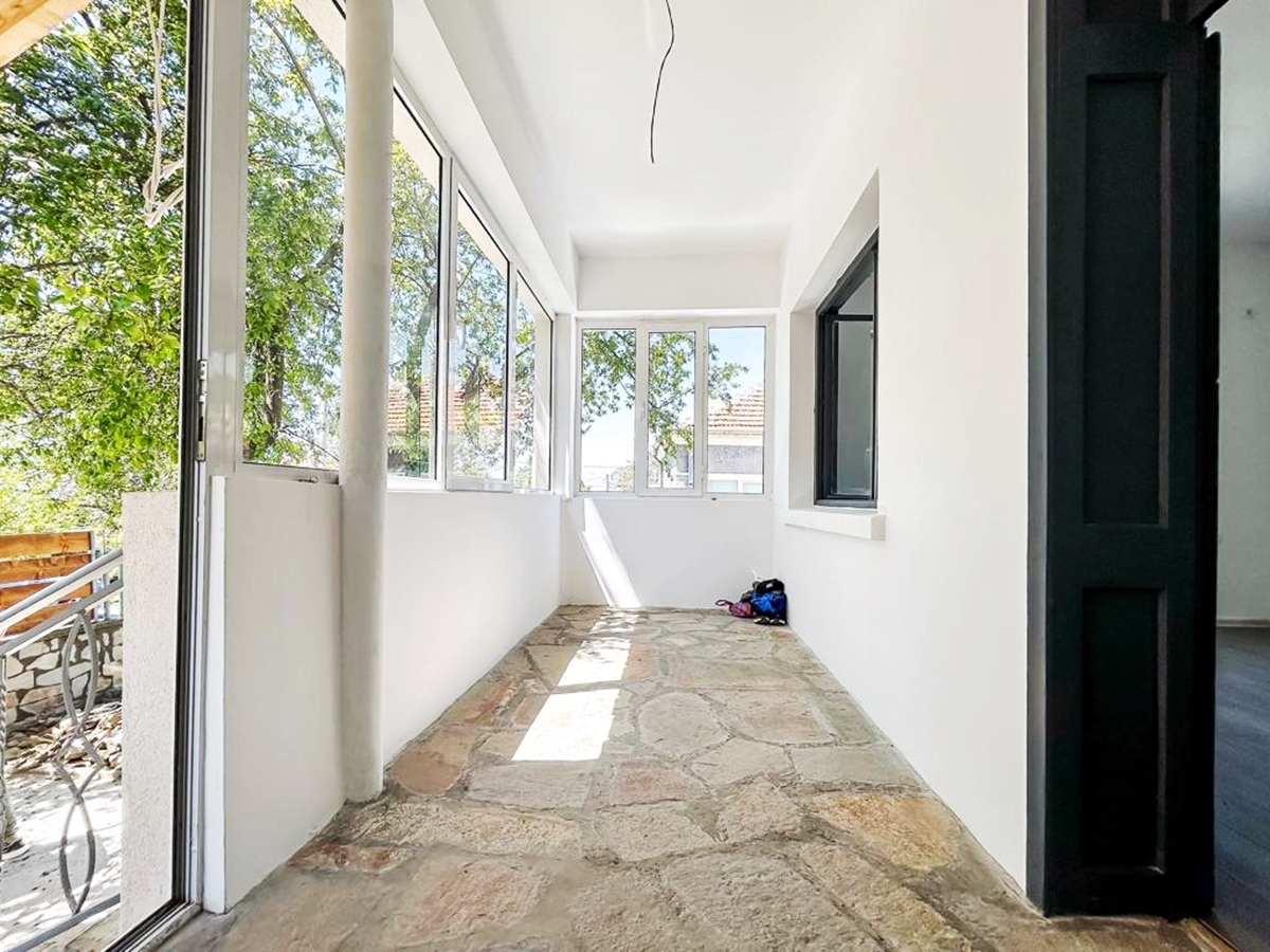 Spacious house with two bedrooms in the village of Gorica.