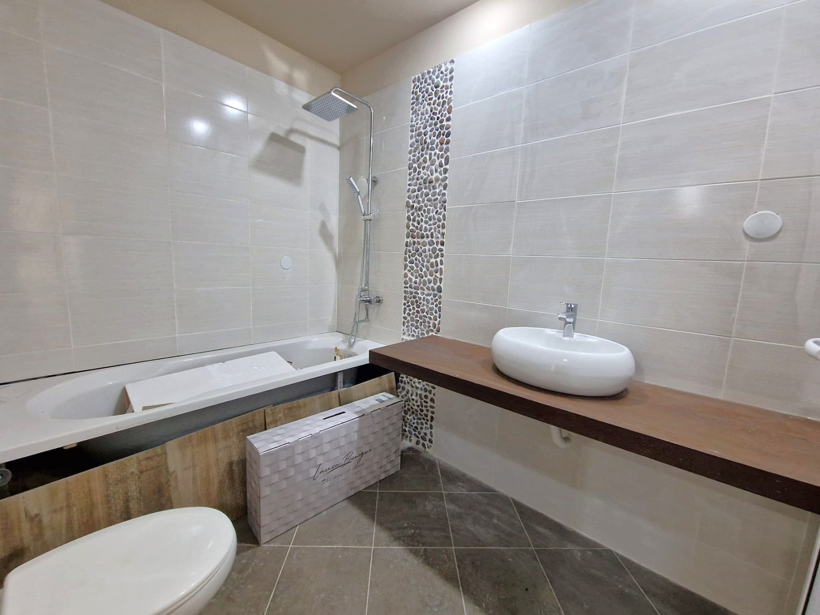Bansko: Two bedroom apartment for sale in a residential building with a low maintenance fee