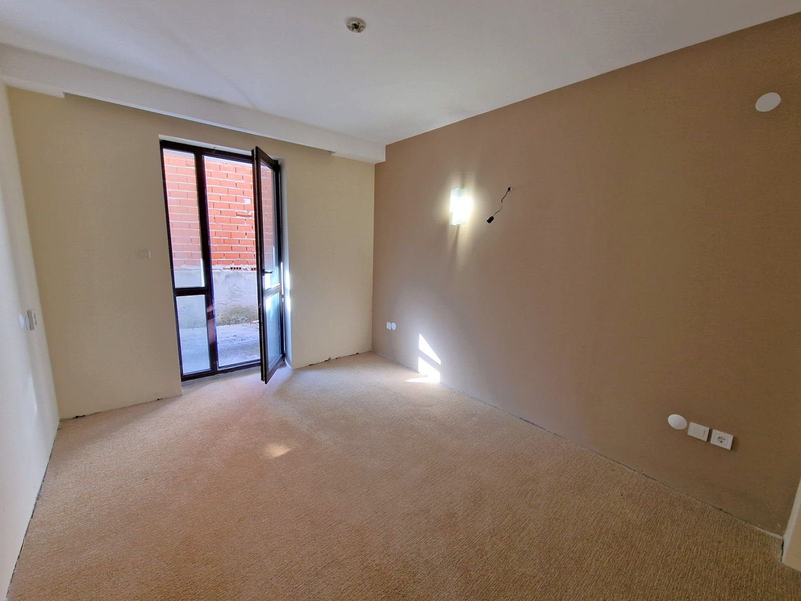 Bansko: Two bedroom apartment for sale in a residential building with a low maintenance fee