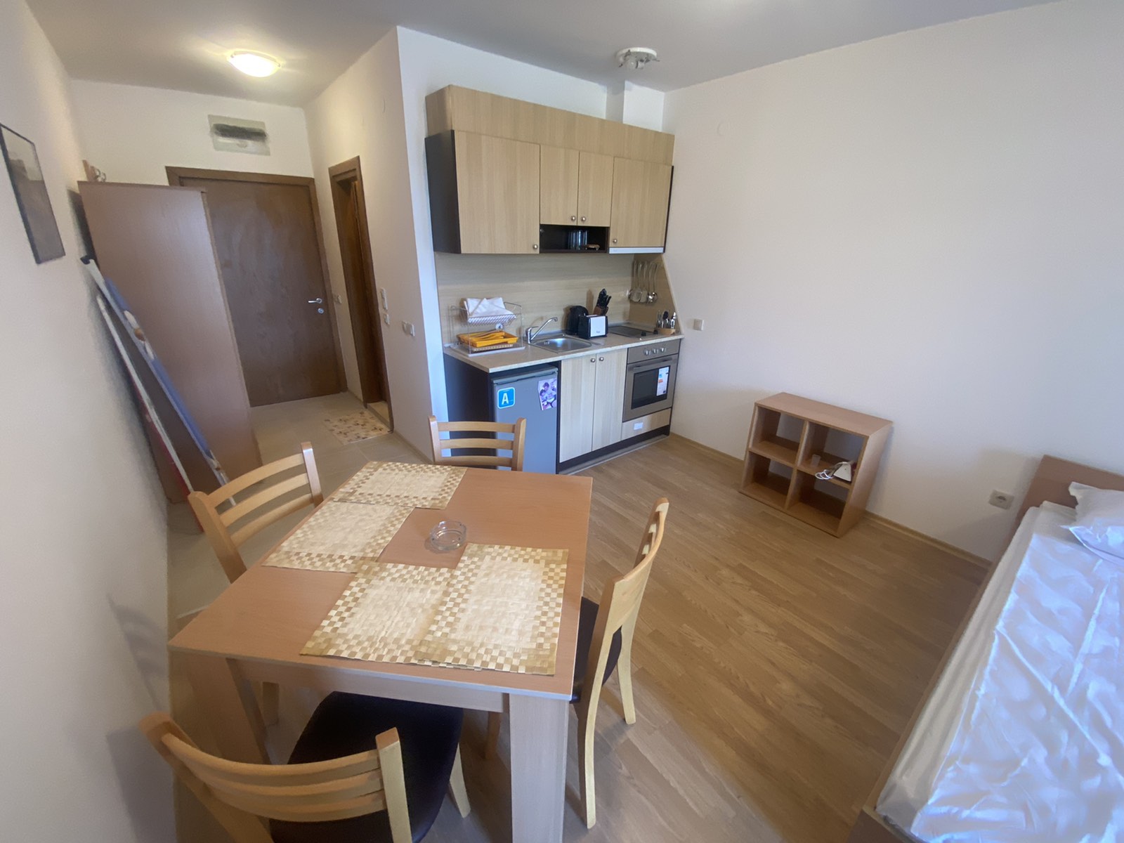 Furnished studio with a terrace in the year-round Aspen Valley complex, Razlog