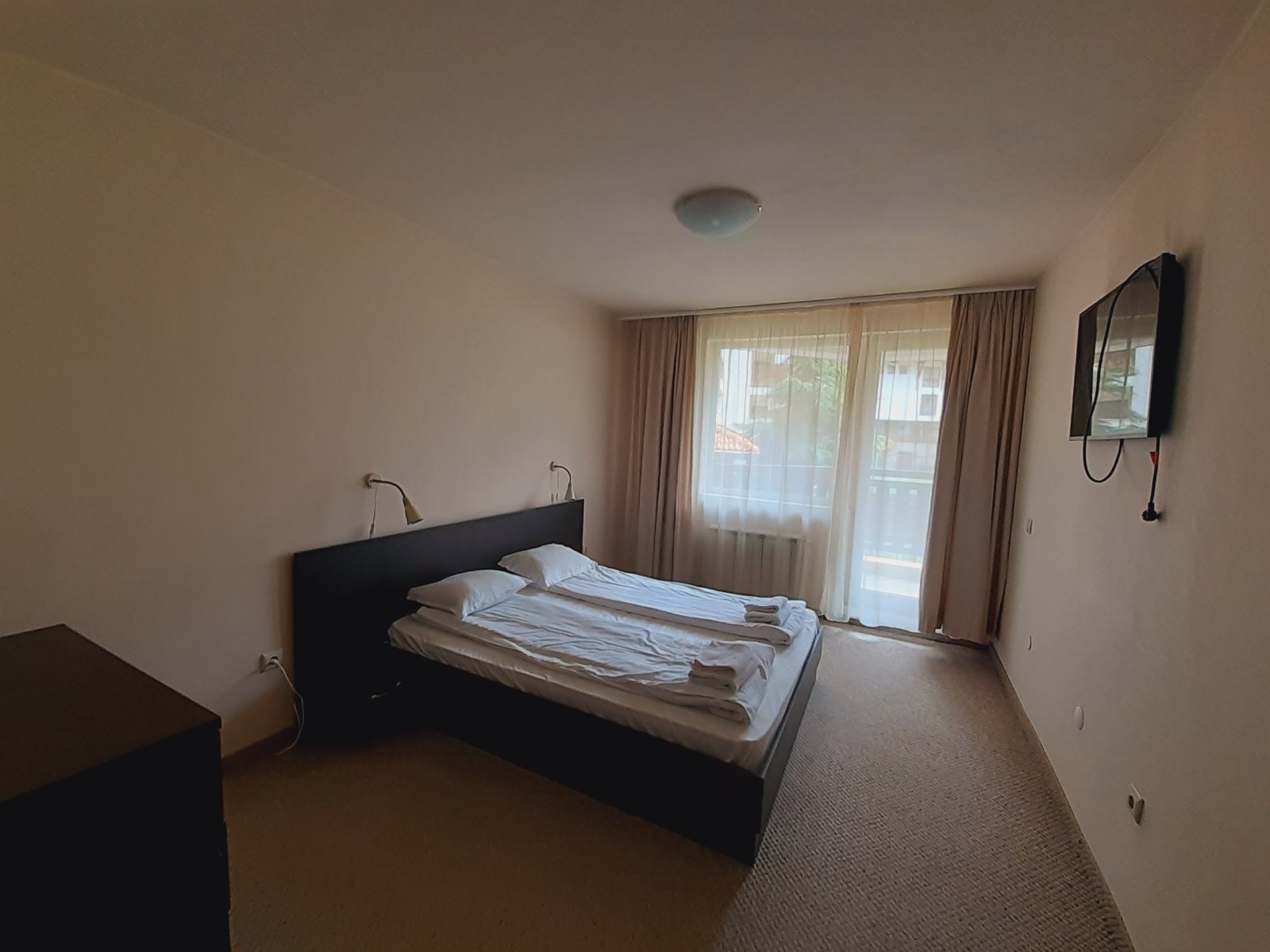 Spacious two-room apartment in Bansko Royal Towers next to the ski lift