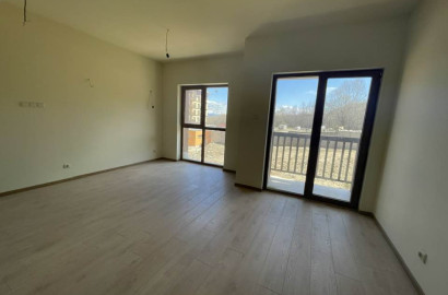 Functional unfurnished studio with a terrace in Bansko