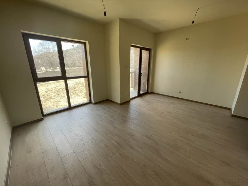 Functional unfurnished studio with a terrace in Bansko