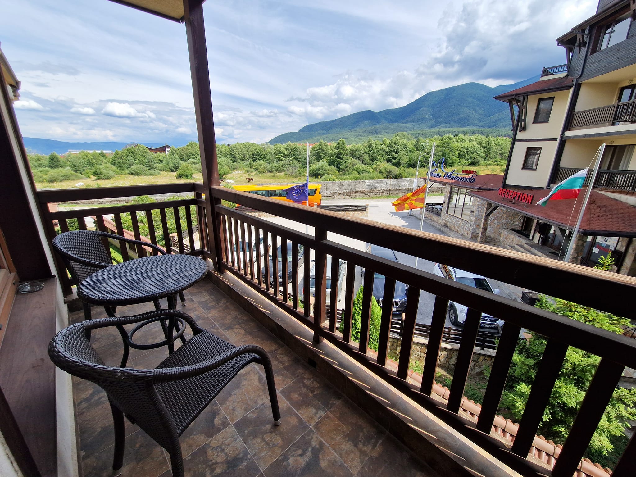Large two-room apartment 100 m from the ski lift in Bansko - Perfect for investment and vacation!
