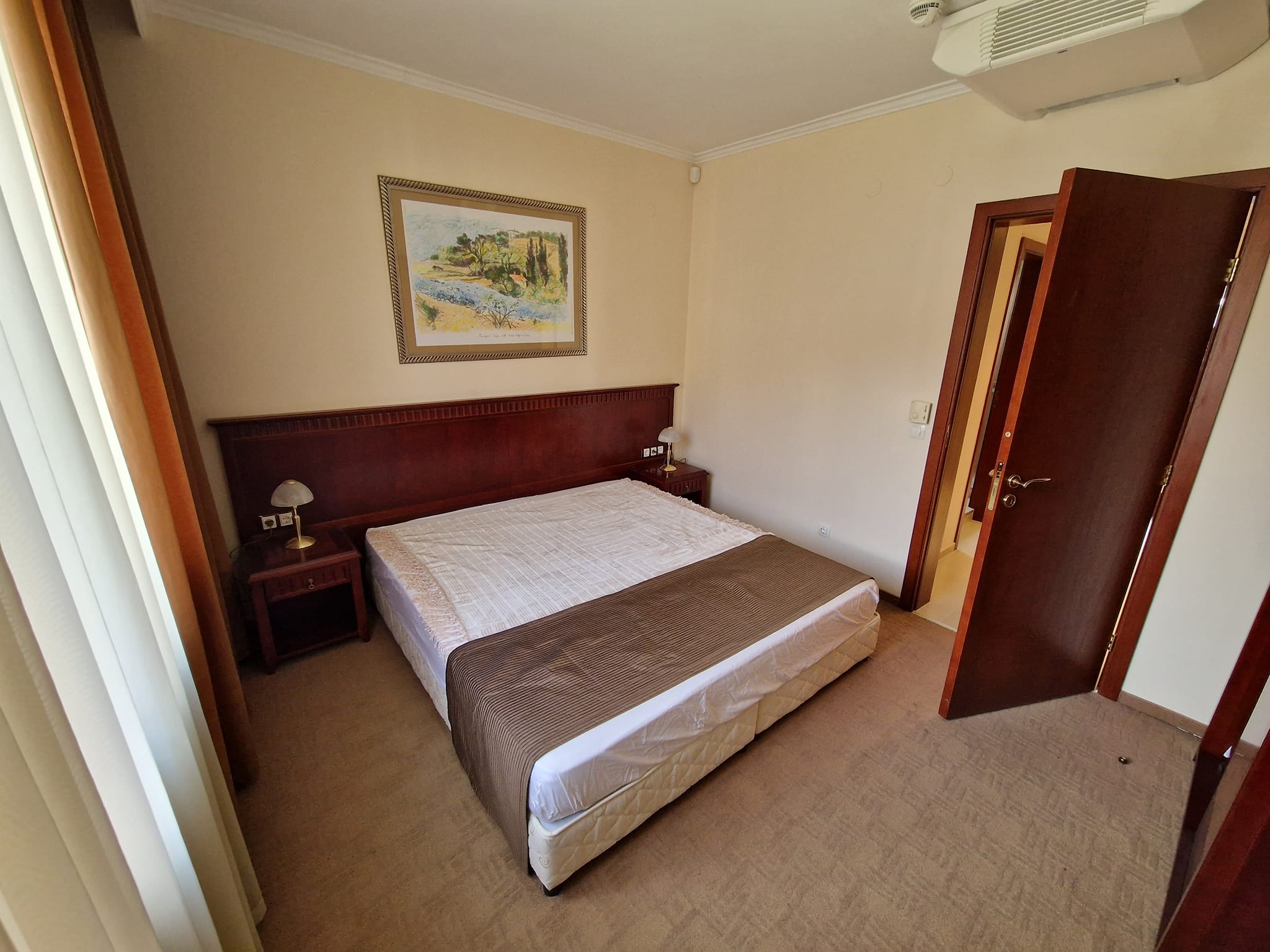Large two-room apartment 100 m from the ski lift in Bansko - Perfect for investment and vacation!