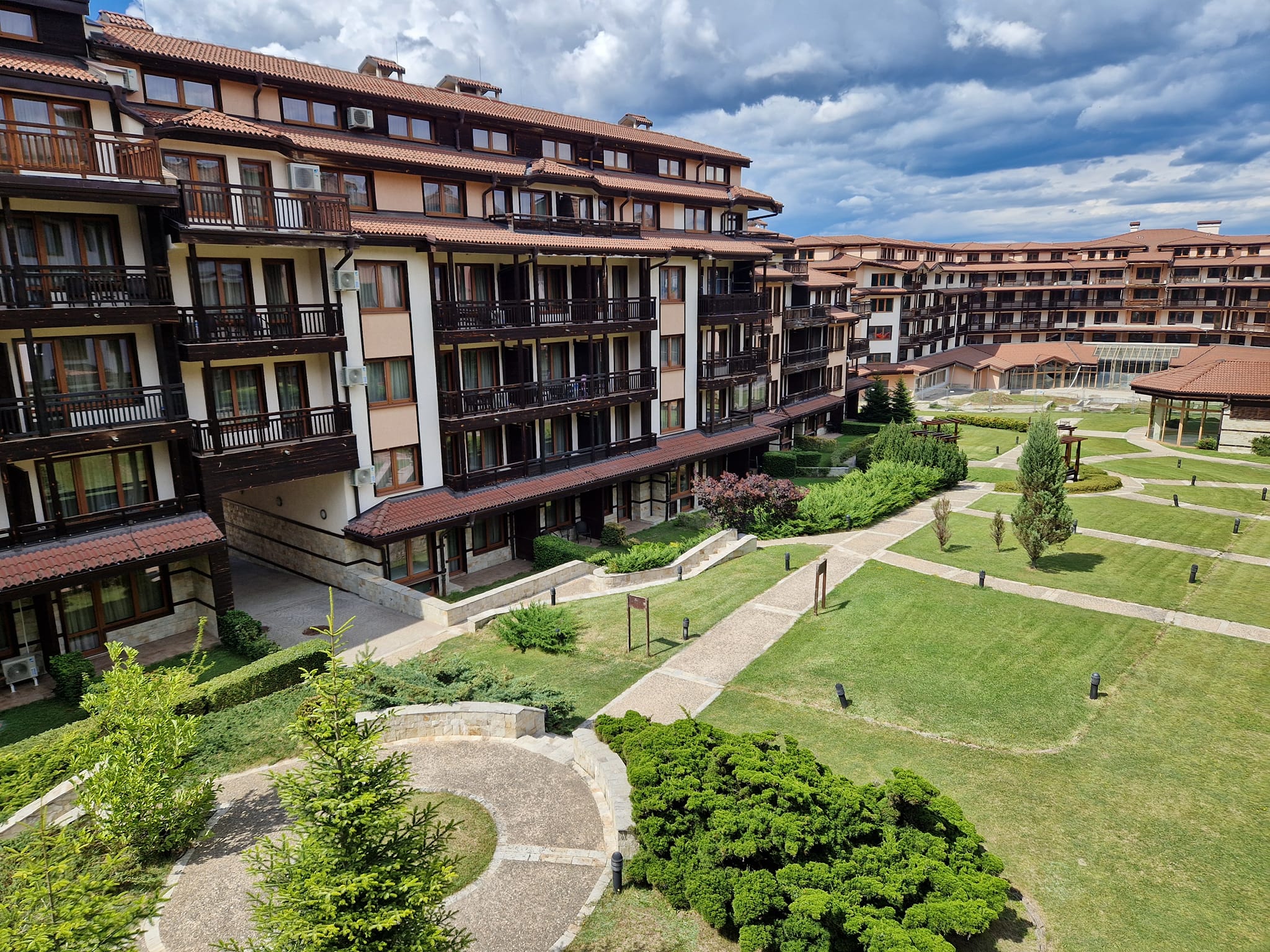 Large two-room apartment 100 m from the ski lift in Bansko - Perfect for investment and vacation!