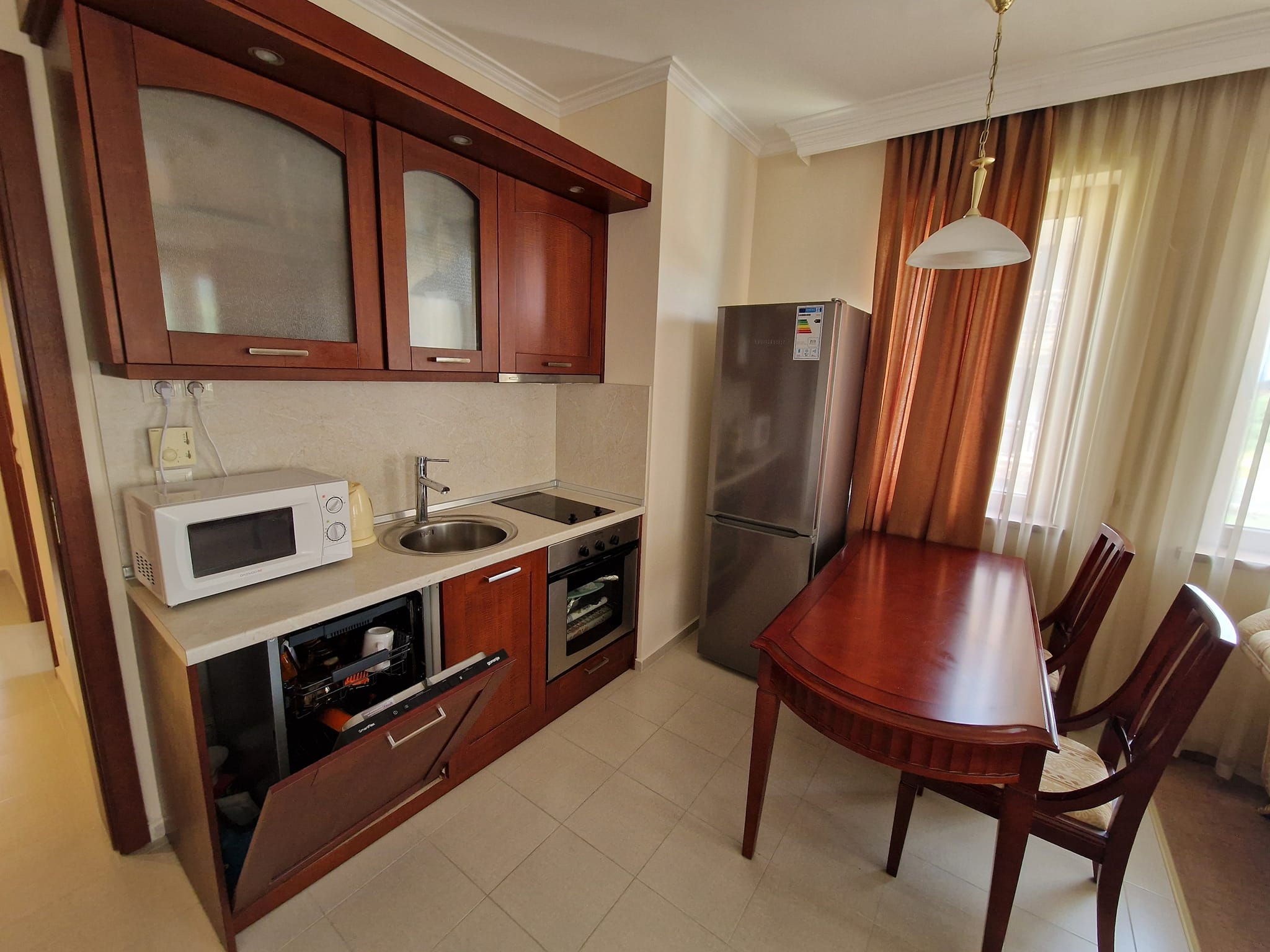 Large two-room apartment 100 m from the ski lift in Bansko - Perfect for investment and vacation!