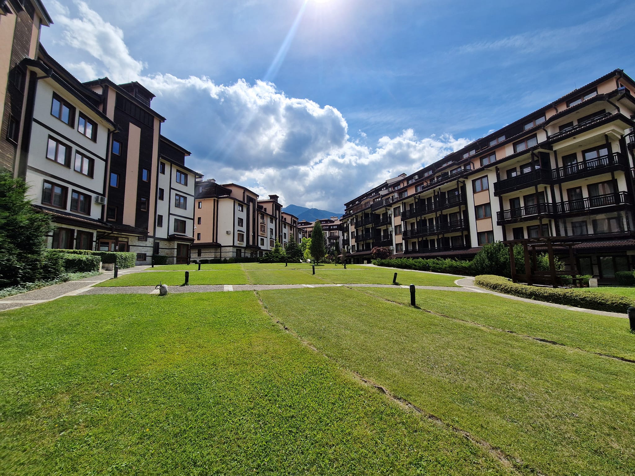 Large two-room apartment 100 m from the ski lift in Bansko - Perfect for investment and vacation!