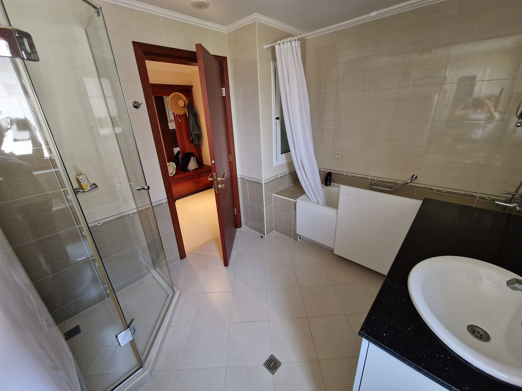 Large two-room apartment 100 m from the ski lift in Bansko - Perfect for investment and vacation!